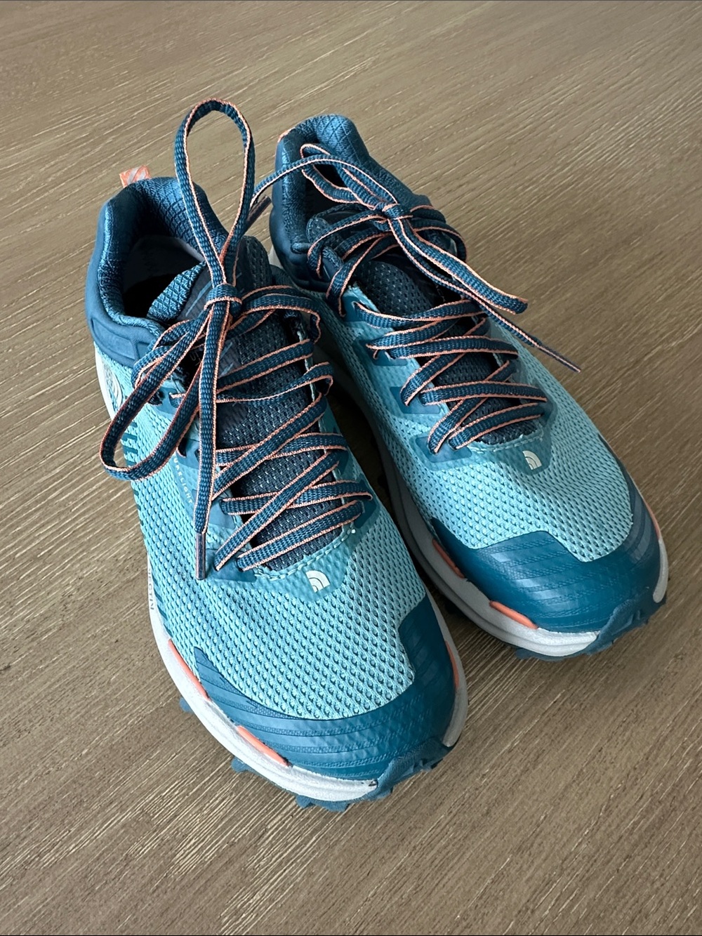 North Face Light Teal and Teal Mesh Athletic/Hiking Sneakers NEW